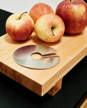 Load image into Gallery viewer, "Giro" Apple Slicer

